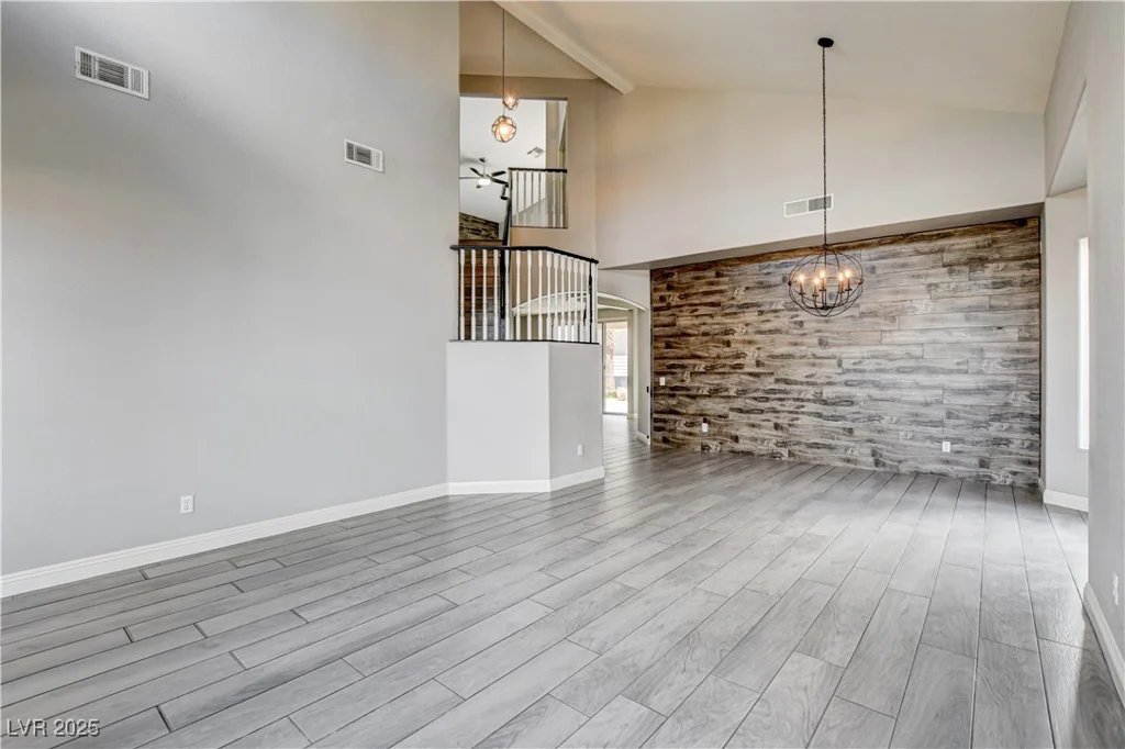 313 Vista Glen, Las Vegas, NV 89145