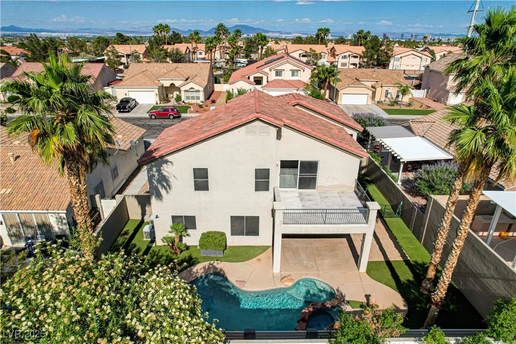 313 Vista Glen, Las Vegas, NV 89145