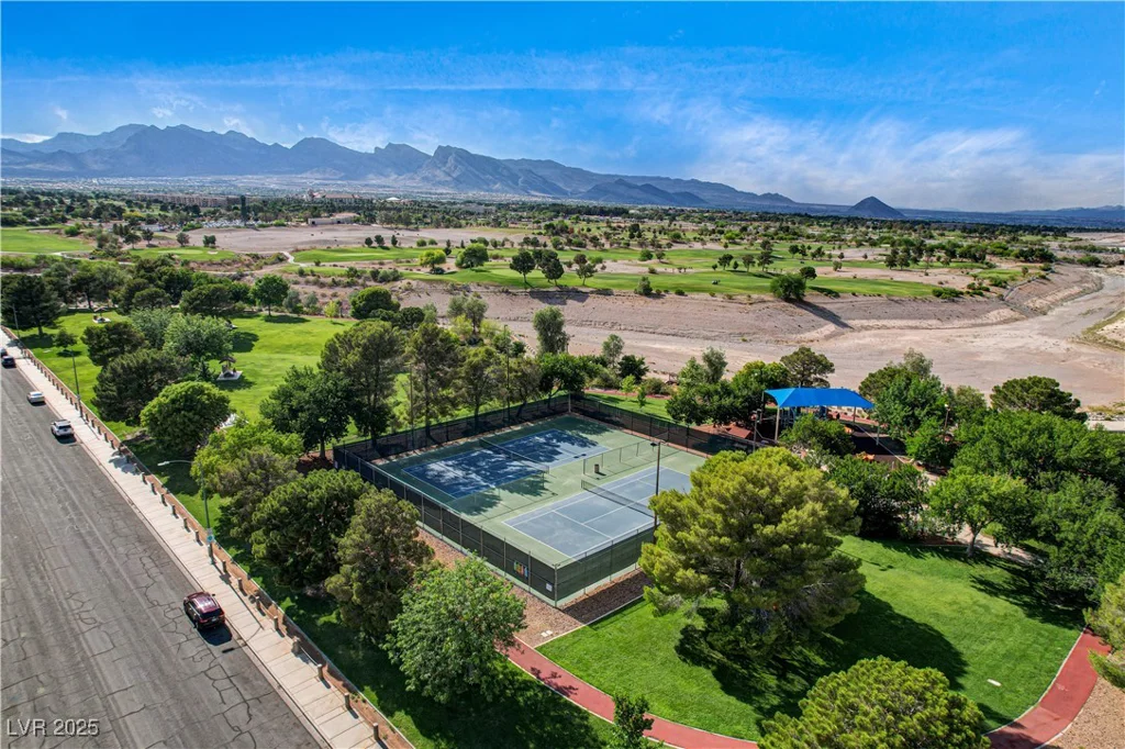 313 Vista Glen, Las Vegas, NV 89145