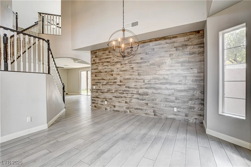 313 Vista Glen, Las Vegas, NV 89145