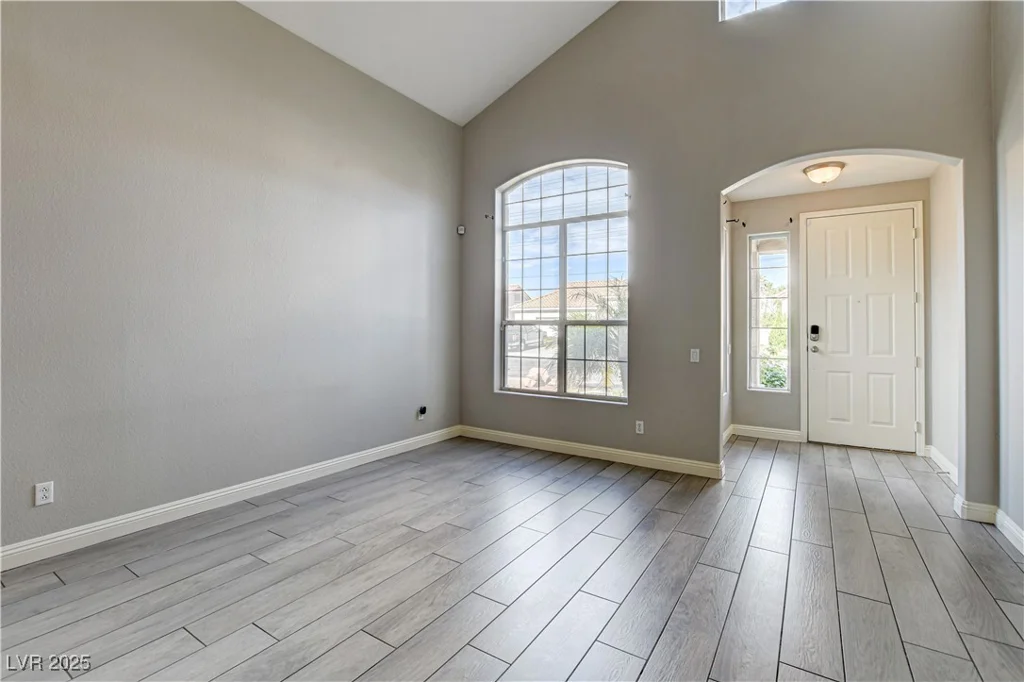 313 Vista Glen, Las Vegas, NV 89145