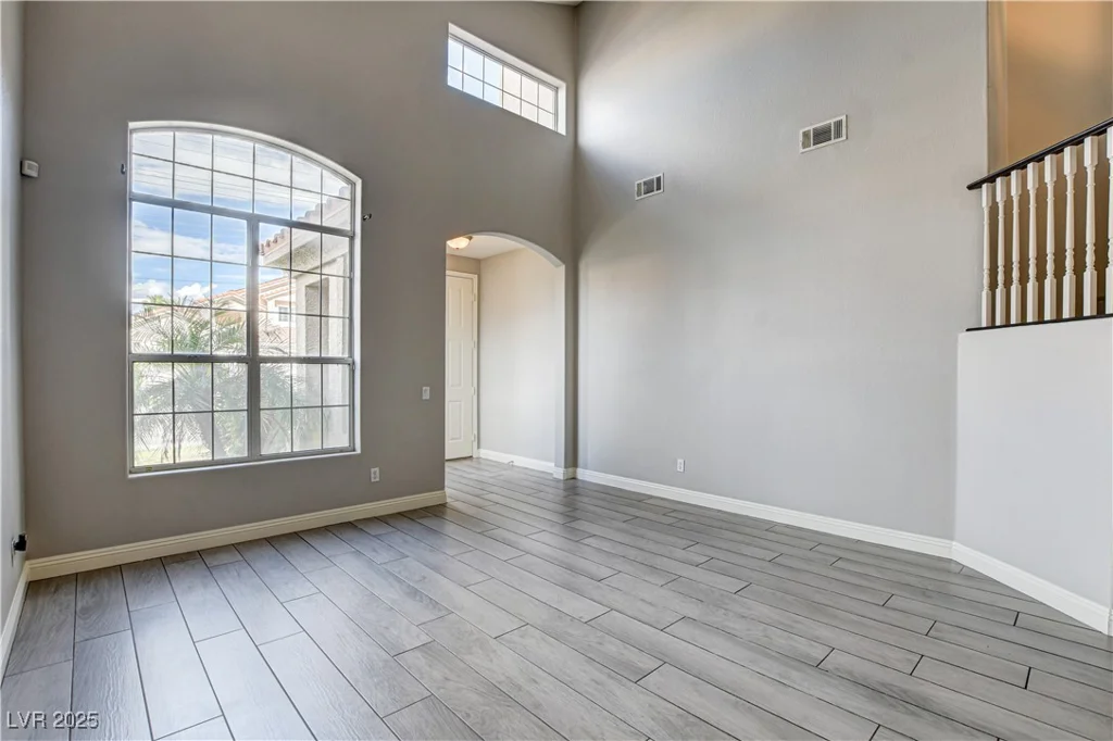 313 Vista Glen, Las Vegas, NV 89145