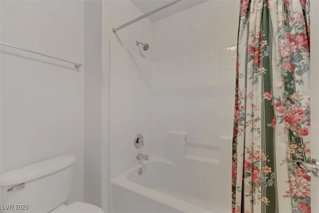 9205 Desert Village, Las Vegas, NV 89147
