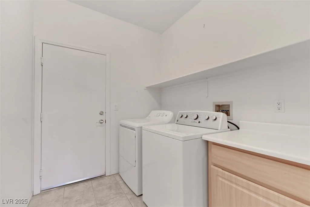 9205 Desert Village, Las Vegas, NV 89147