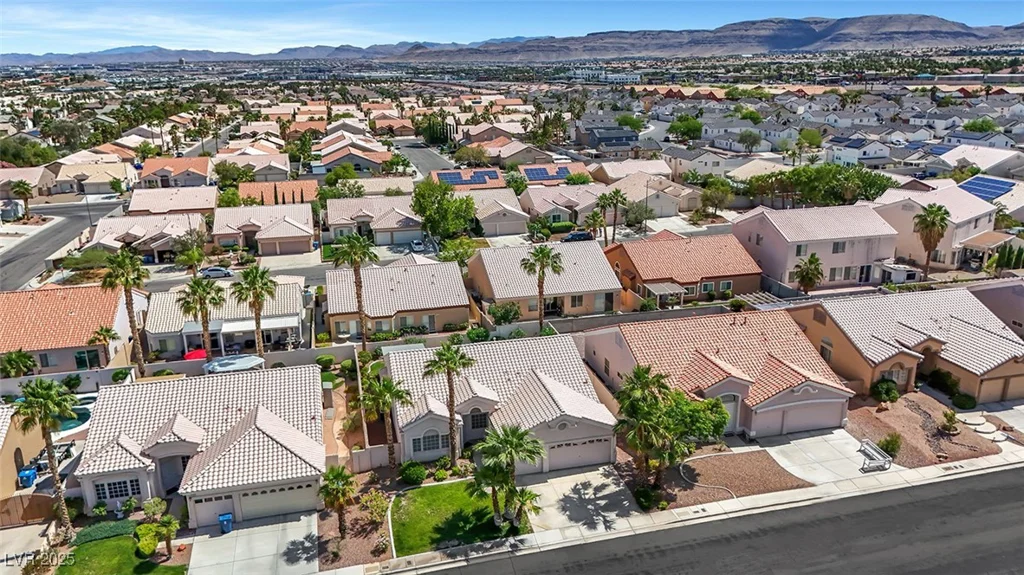 9205 Desert Village, Las Vegas, NV 89147