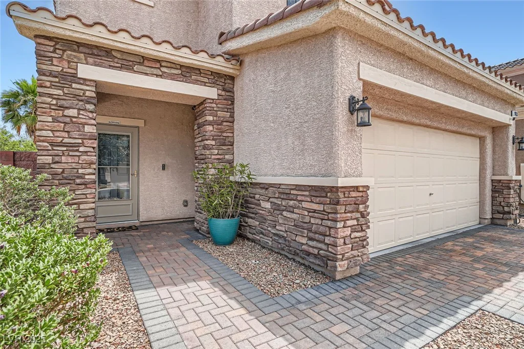 9853 Bangalore, Las Vegas, NV 89148