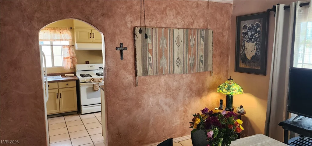 829 Dover, Las Vegas, NV 89107