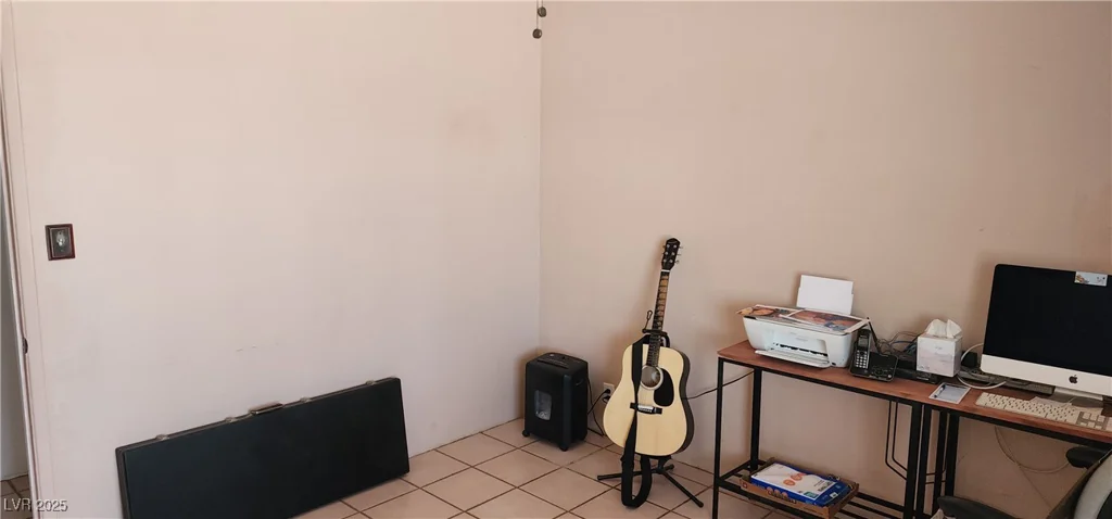 829 Dover, Las Vegas, NV 89107