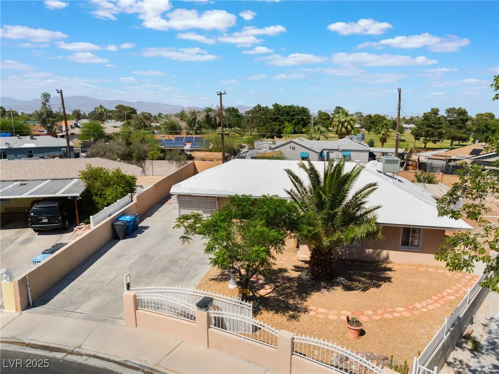 829 Dover, Las Vegas, NV 89107