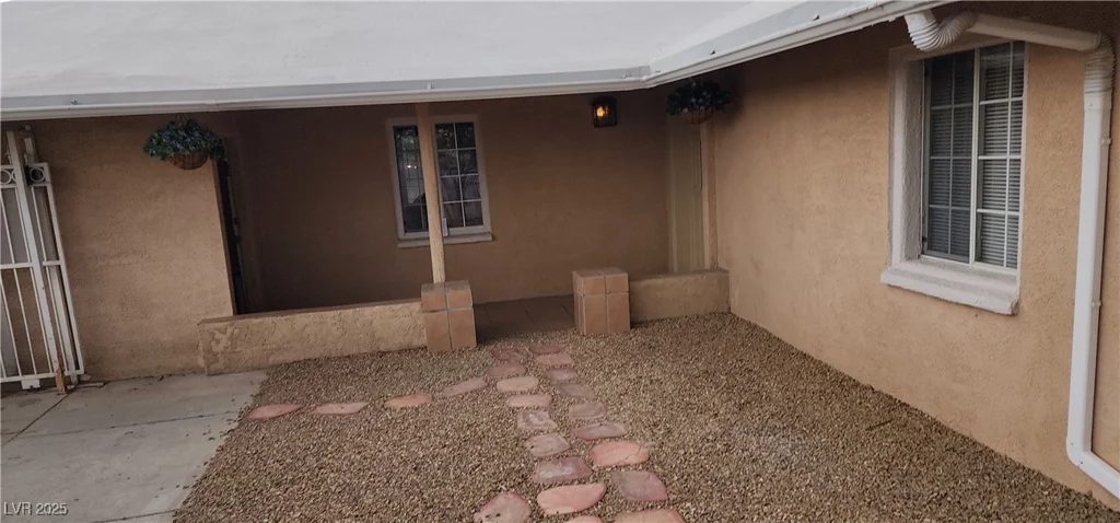 829 Dover, Las Vegas, NV 89107