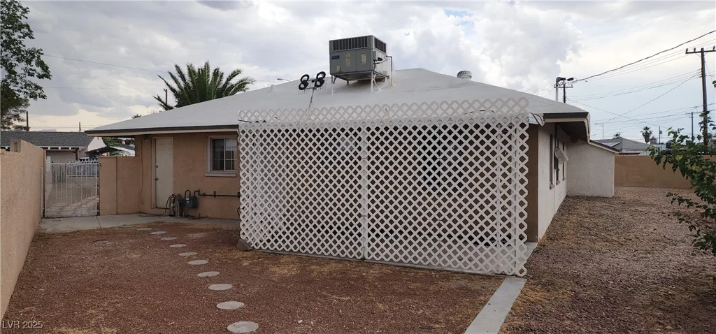 829 Dover, Las Vegas, NV 89107