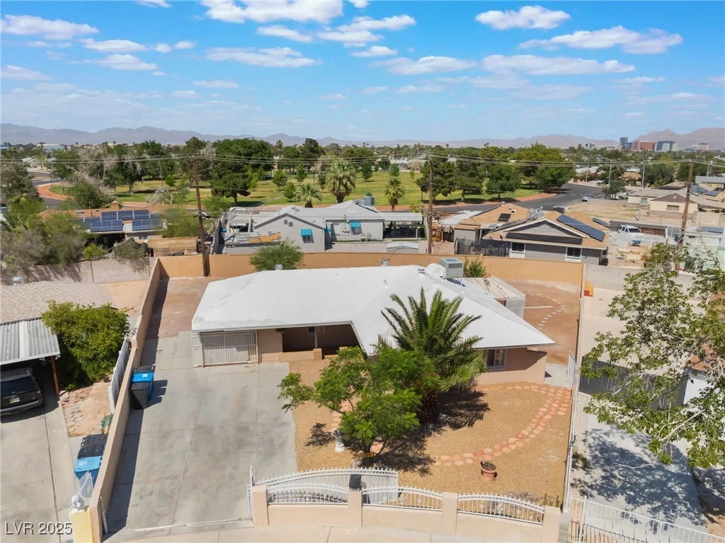 829 Dover, Las Vegas, NV 89107