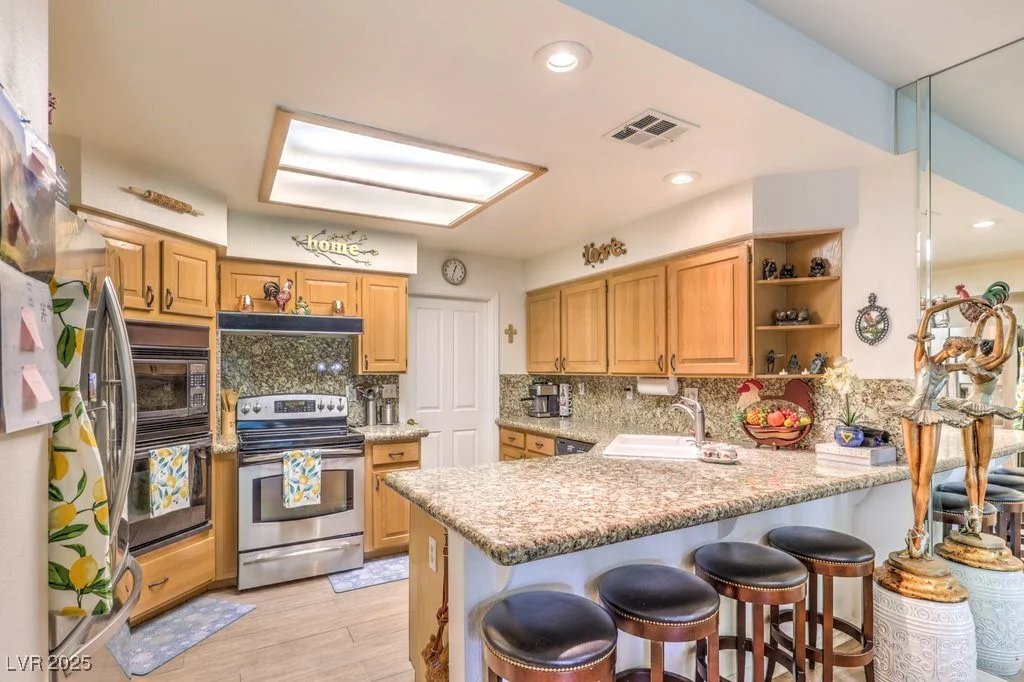 460 Strawflower, Las Vegas, NV 89107
