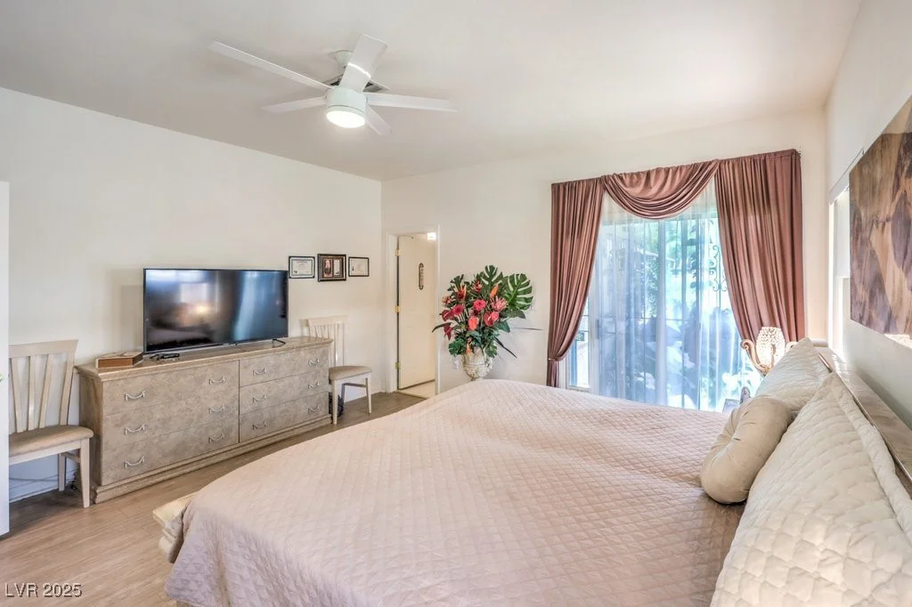 460 Strawflower, Las Vegas, NV 89107