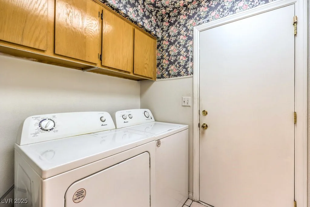 460 Strawflower, Las Vegas, NV 89107