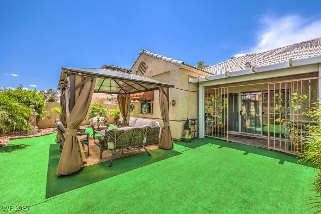 460 Strawflower, Las Vegas, NV 89107