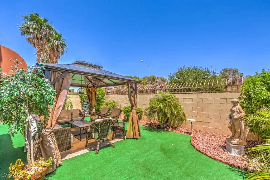 460 Strawflower, Las Vegas, NV 89107