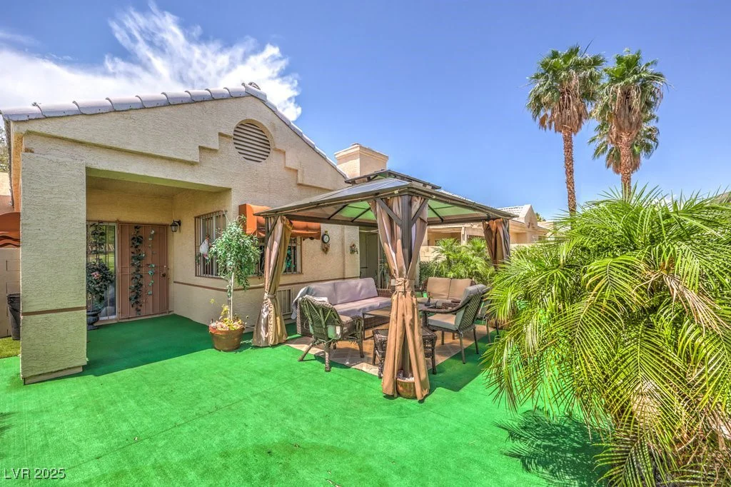 460 Strawflower, Las Vegas, NV 89107