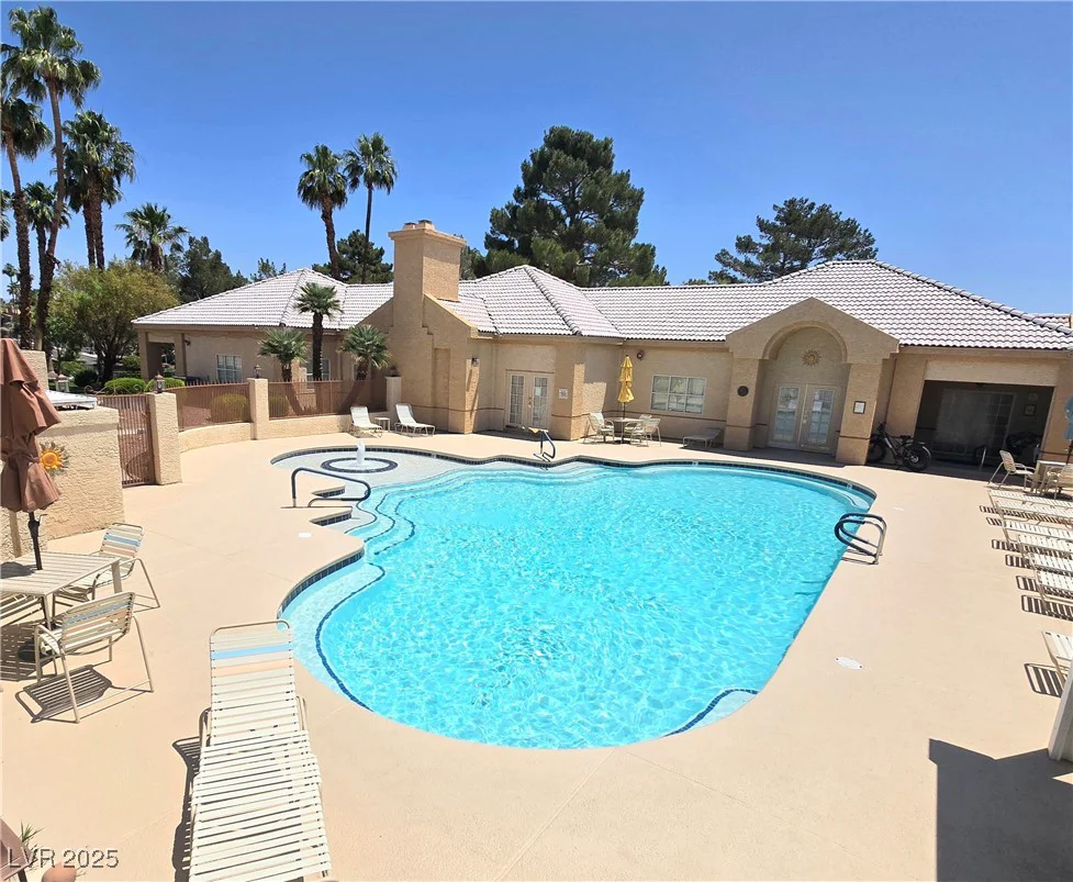 460 Strawflower, Las Vegas, NV 89107