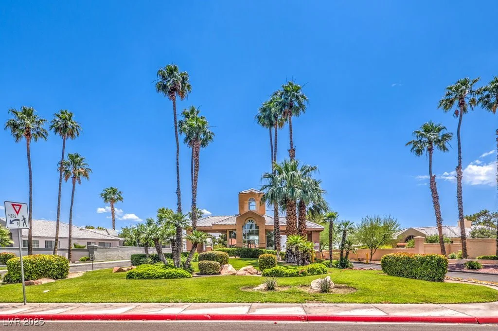 460 Strawflower, Las Vegas, NV 89107