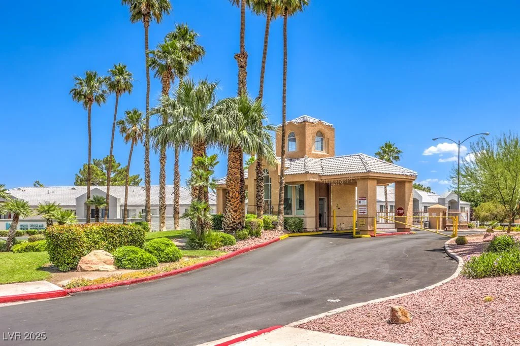 460 Strawflower, Las Vegas, NV 89107