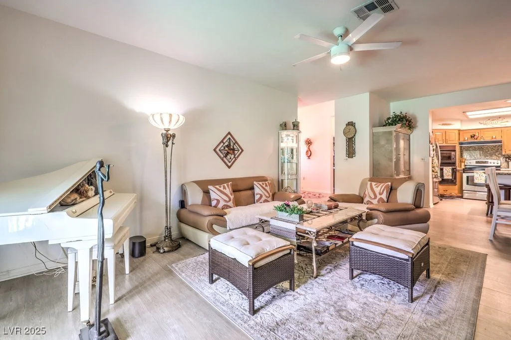 460 Strawflower, Las Vegas, NV 89107