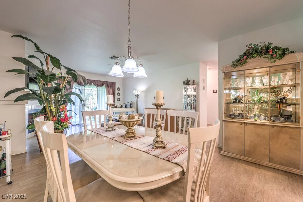 460 Strawflower, Las Vegas, NV 89107