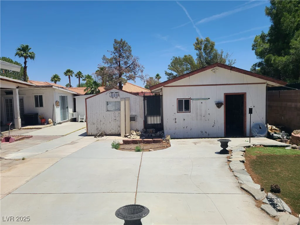 6215 Darby, Las Vegas, NV 89146