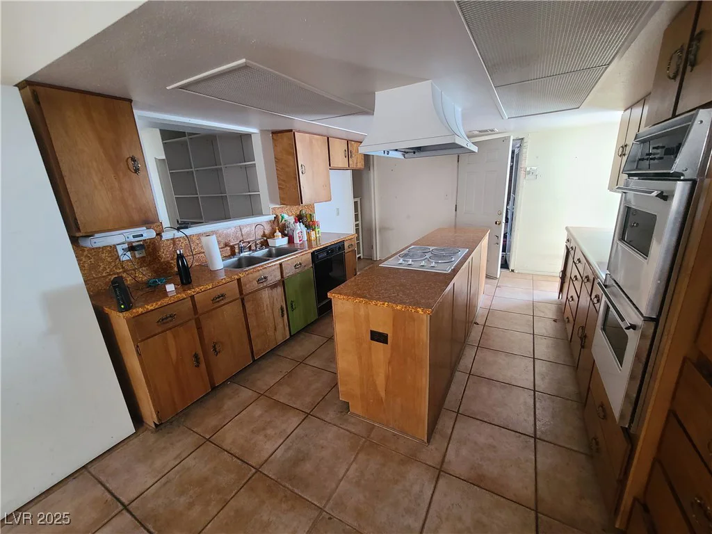 6215 Darby, Las Vegas, NV 89146