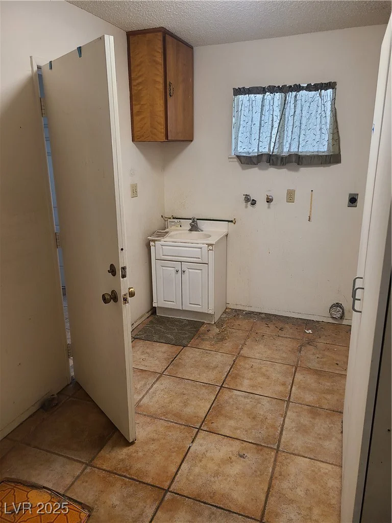 6215 Darby, Las Vegas, NV 89146