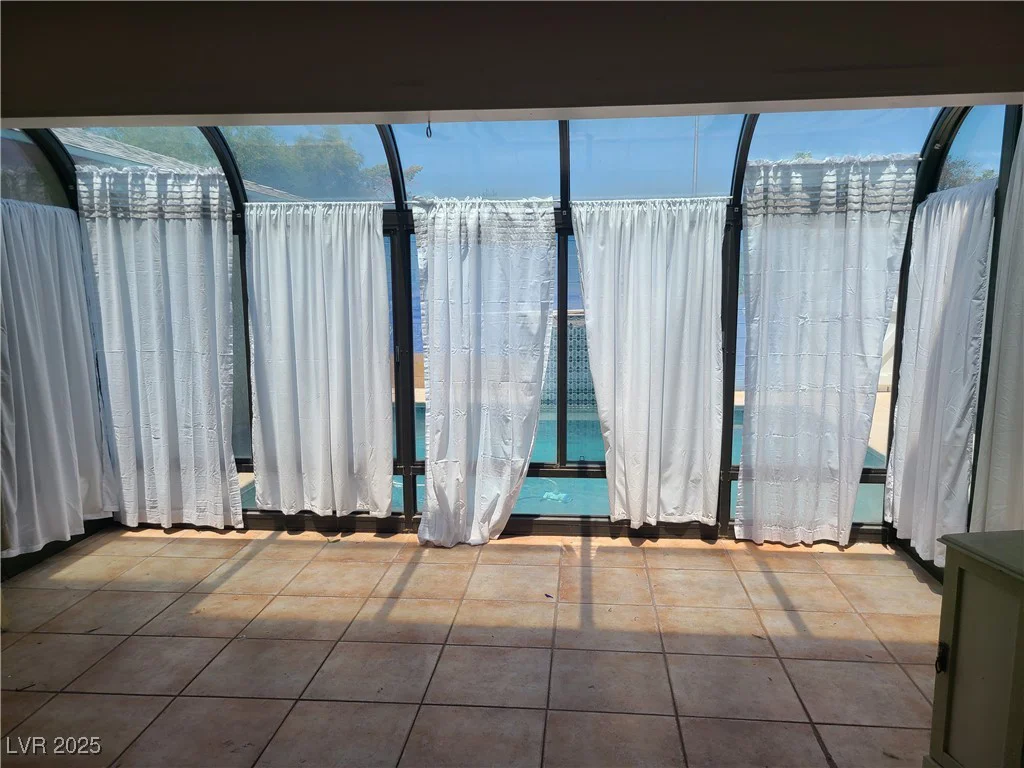 6215 Darby, Las Vegas, NV 89146