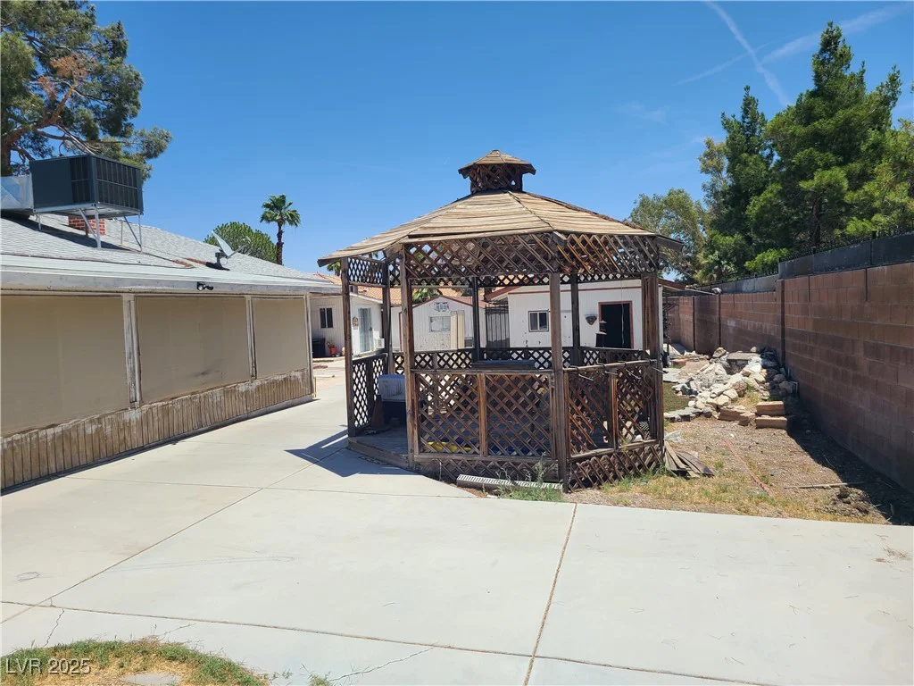 6215 Darby, Las Vegas, NV 89146