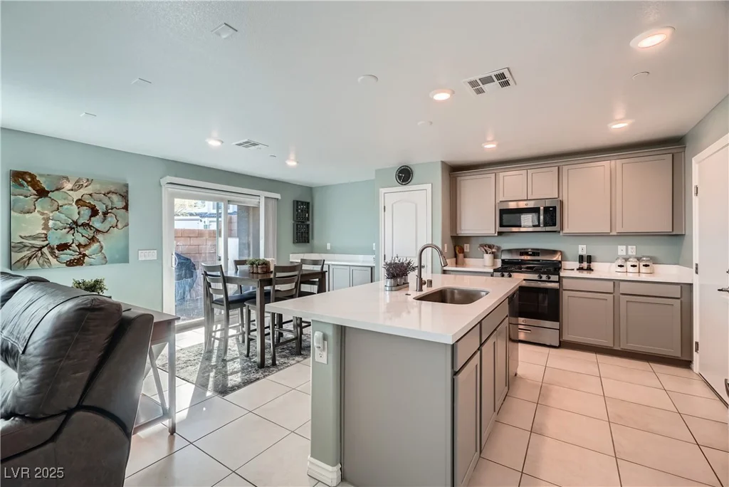 377 Yellow Finch, Henderson, NV 89012