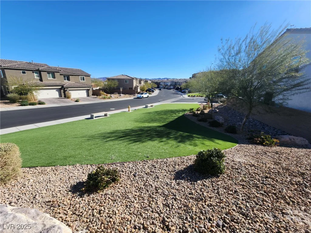 377 Yellow Finch, Henderson, NV 89012