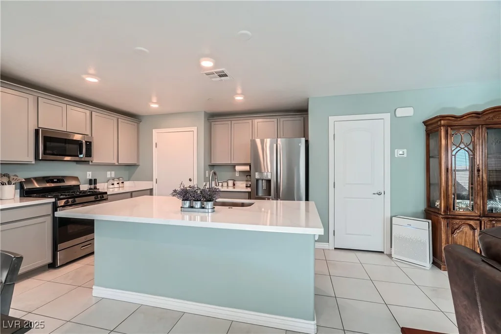 377 Yellow Finch, Henderson, NV 89012