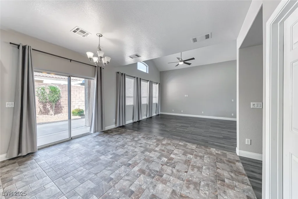 3425 Bedfordshire, Las Vegas, NV 89129