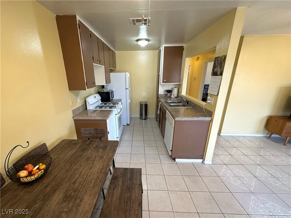 3936 Rive Gauche, Las Vegas, NV 89115