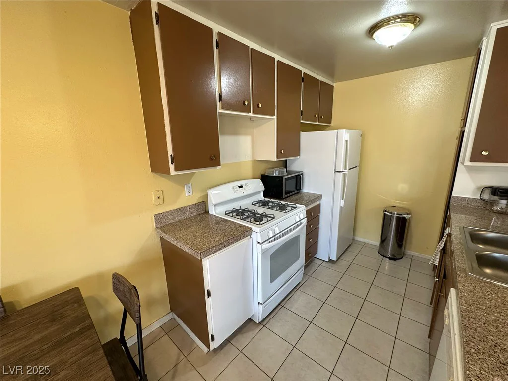 3936 Rive Gauche, Las Vegas, NV 89115