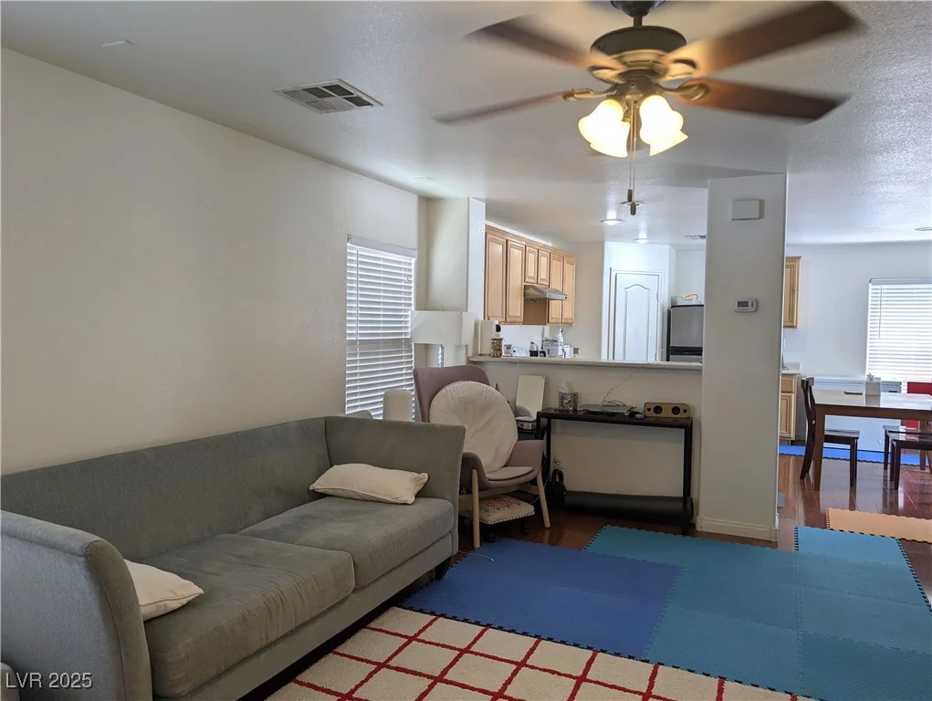 4825 Shea Stadium, Las Vegas, NV 89139