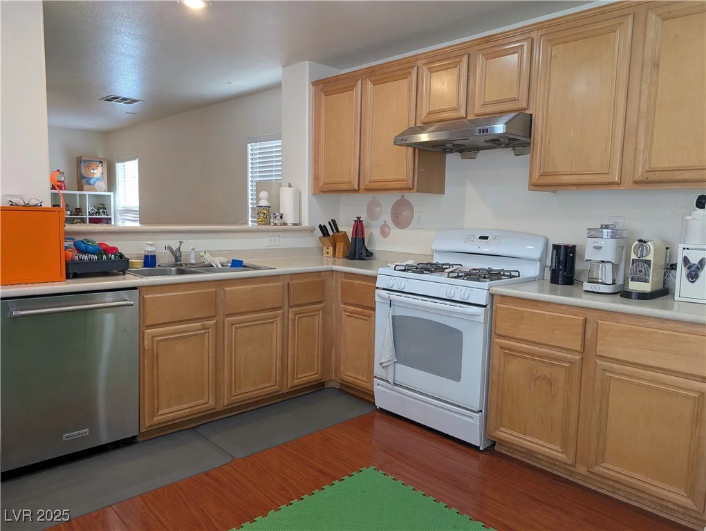 4825 Shea Stadium, Las Vegas, NV 89139