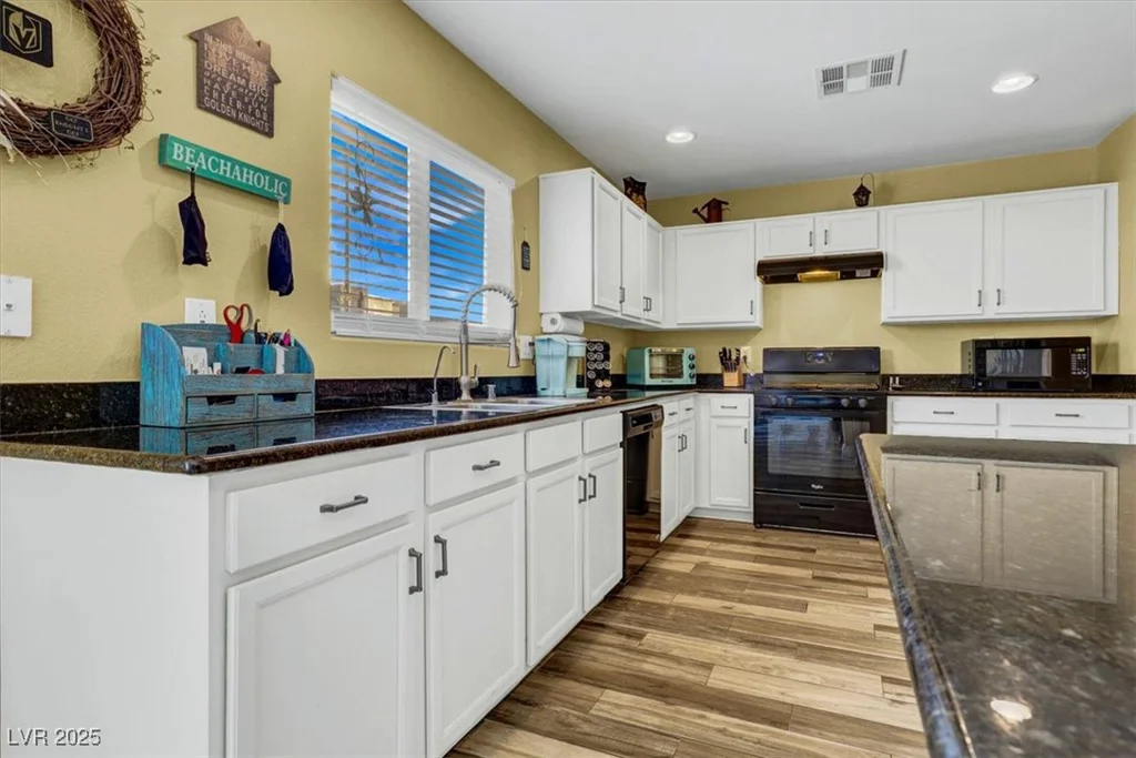 9236 Keystone Ridge, Las Vegas, NV 89148