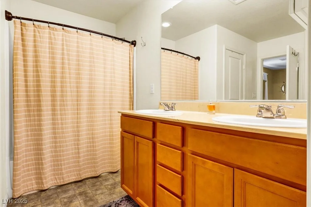 9236 Keystone Ridge, Las Vegas, NV 89148