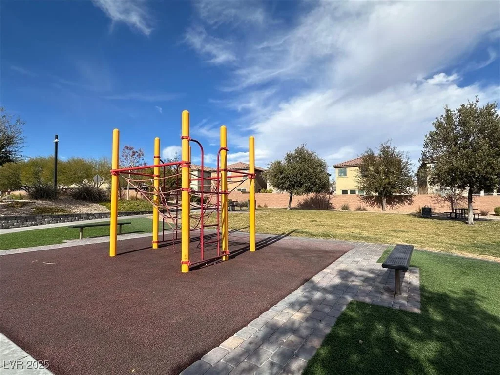 9236 Keystone Ridge, Las Vegas, NV 89148