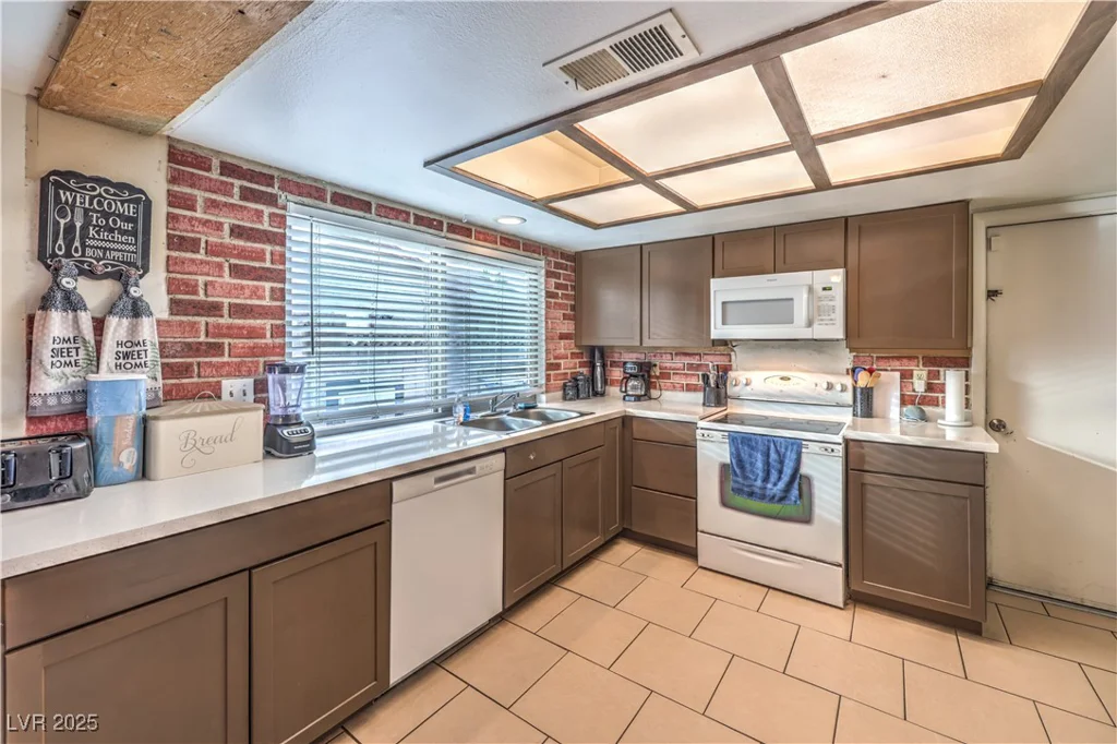 5809 Robin, Las Vegas, NV 89108