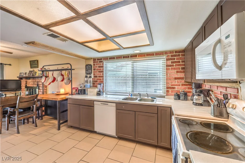 5809 Robin, Las Vegas, NV 89108