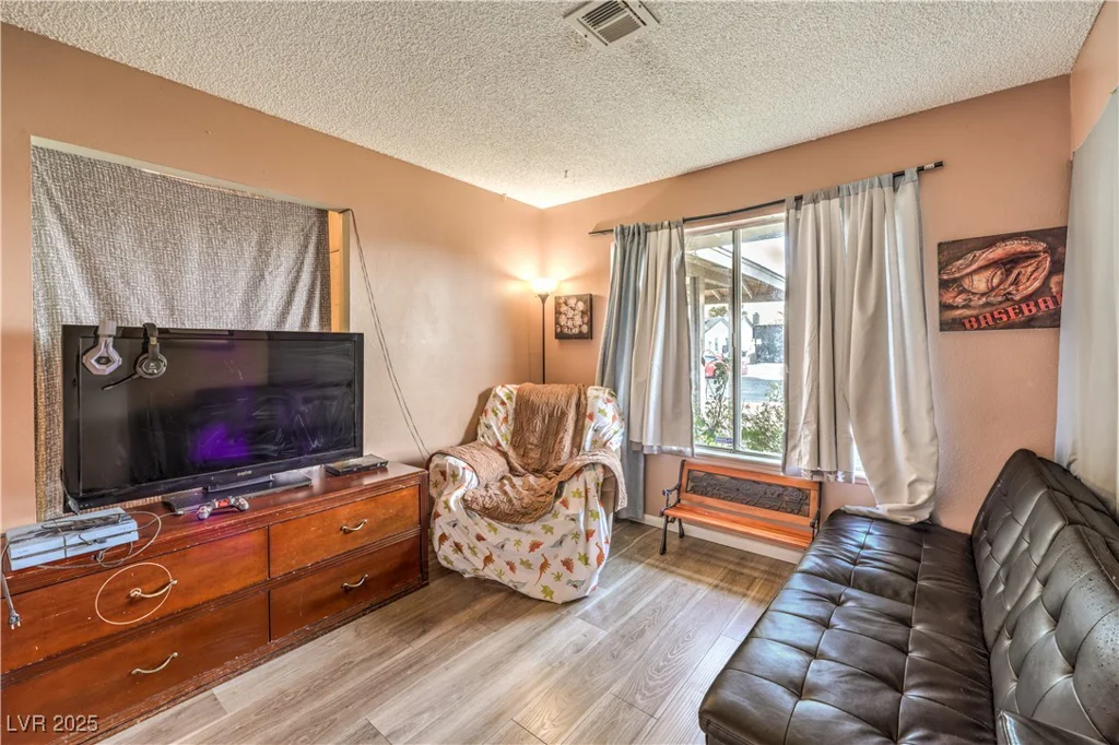 5809 Robin, Las Vegas, NV 89108