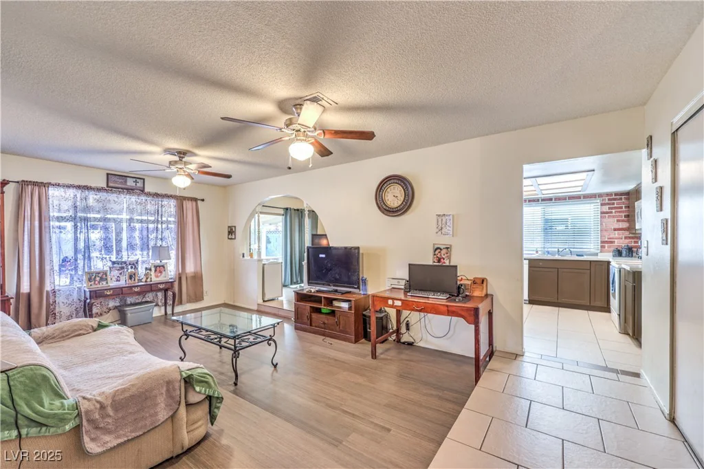 5809 Robin, Las Vegas, NV 89108