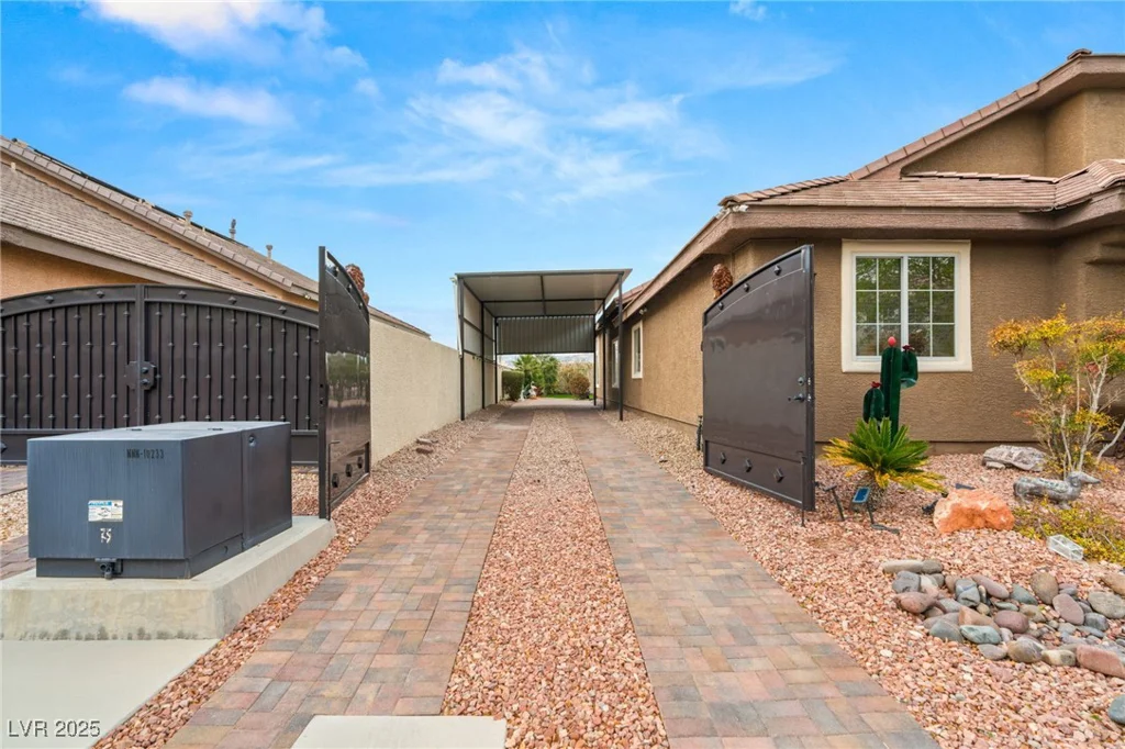 5940 Vizzi, Las Vegas, NV 89131