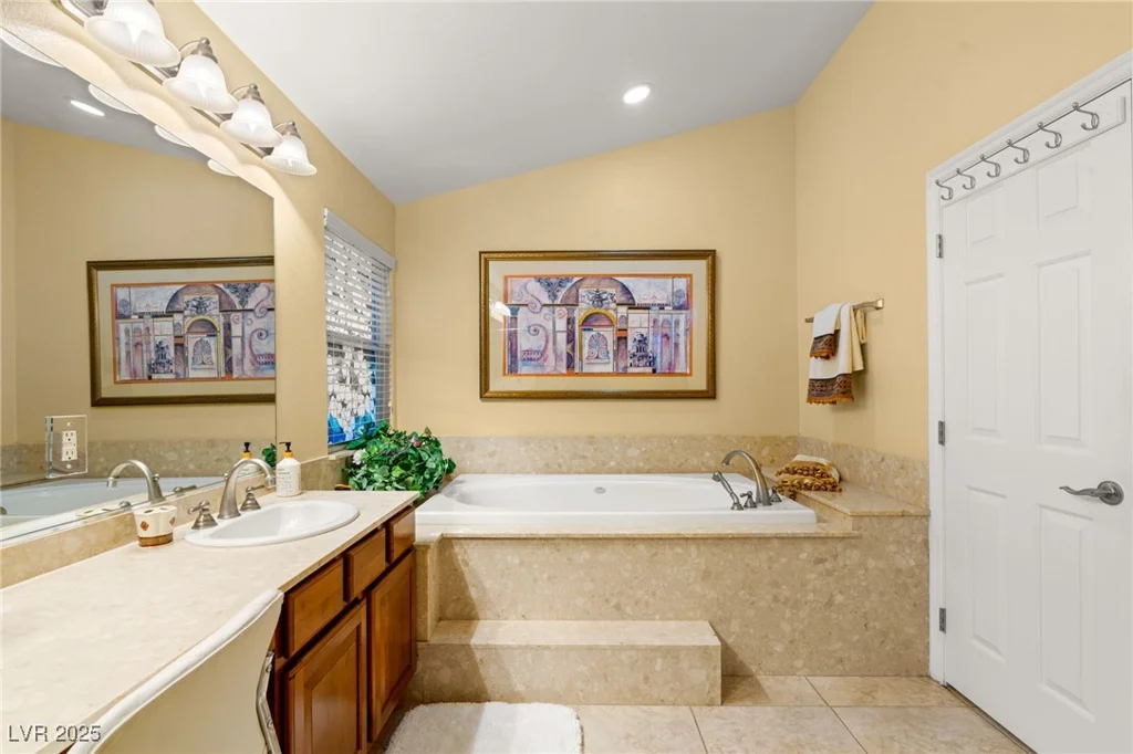 5940 Vizzi, Las Vegas, NV 89131