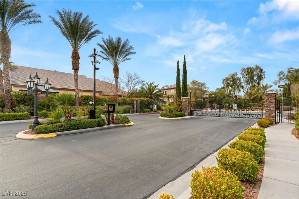 5940 Vizzi, Las Vegas, NV 89131